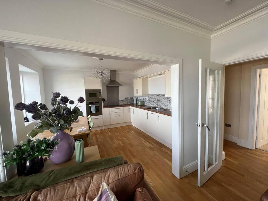 Fantastic 3 Bedroom Holiday Home Millport Exteriér fotografie