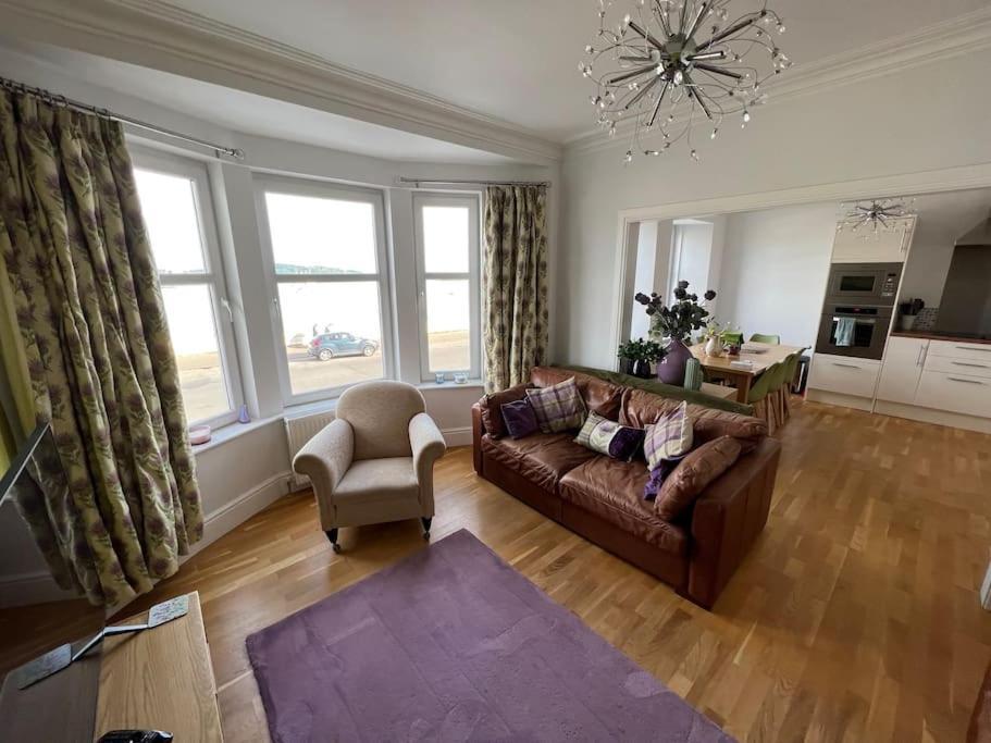 Fantastic 3 Bedroom Holiday Home Millport Exteriér fotografie