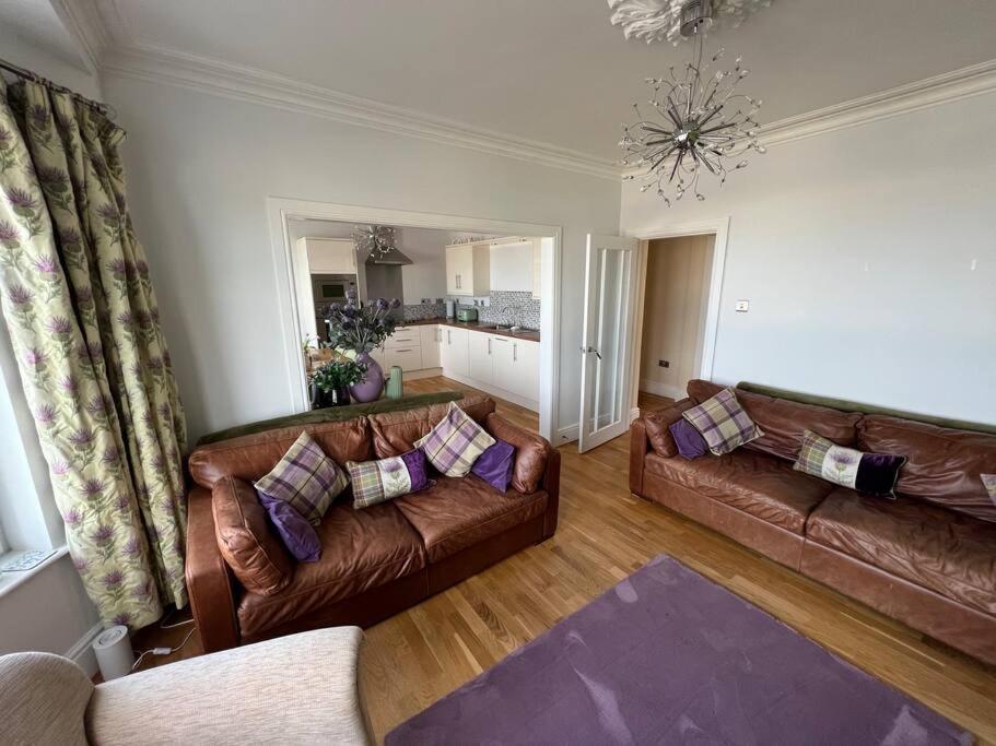 Fantastic 3 Bedroom Holiday Home Millport Exteriér fotografie