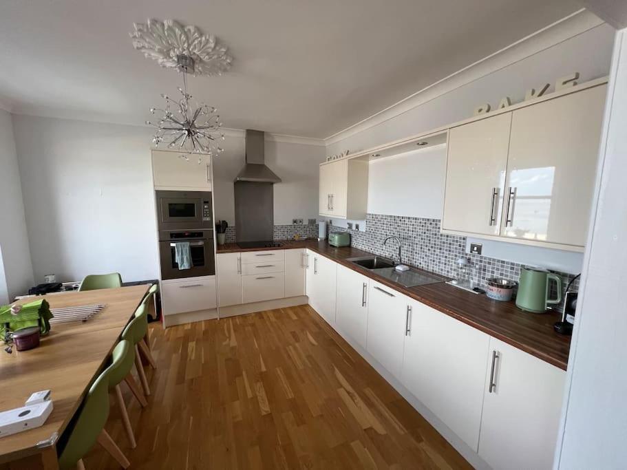 Fantastic 3 Bedroom Holiday Home Millport Exteriér fotografie